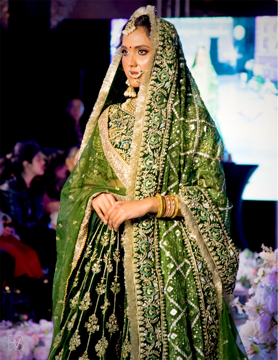 Runway / fashion show look
